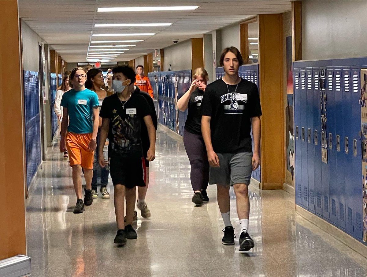 BataviaMiddle's tweet photo. Our 8th graders visited the HS this morning. They toured with Link Crew Leaders. They’re getting ready for Freshmen year at BHS! 💙🖤 #BMSProud #readyforHS #linkcrewleaders https://t.co/e5zBpJLEW4