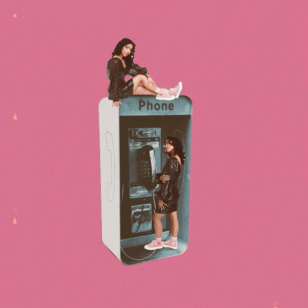 MadisonReyesHQ's tweet photo. “If my minutes were low I’d hit up a pay phone” https://t.co/ThvemGLMQn