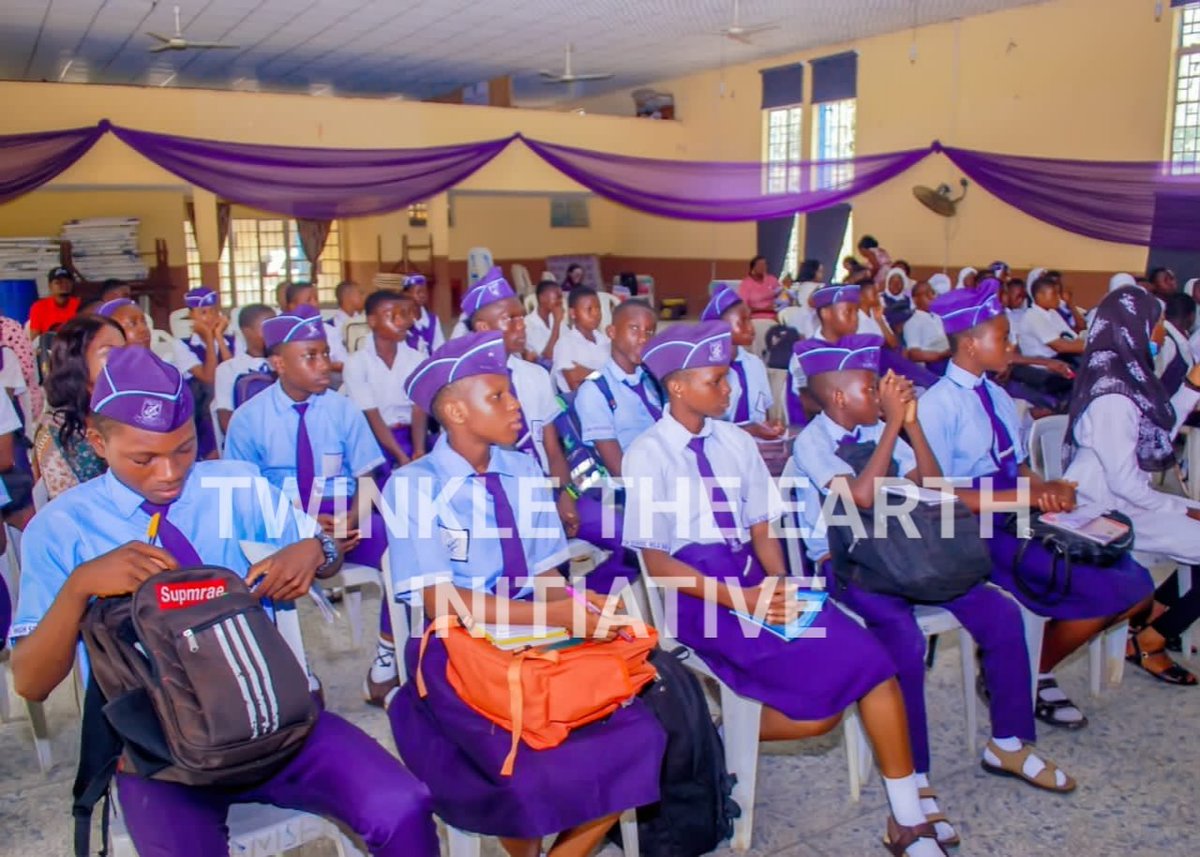 itwinkleearth's tweet photo. At the just concluded @itwinkleearth book readout session, senior secondary school students make a pledge to protect the Environment.

#environmentalstewardship
#ecoknowledge
#savetheplanet
#environmentalconsiousness
#environmentalawareness
#environmentaleducation https://t.co/oagPzROHbI