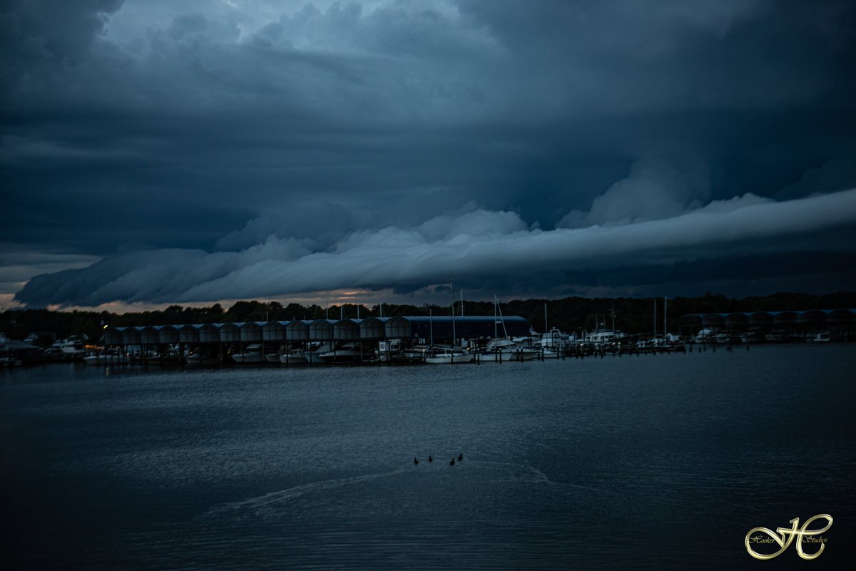 hooker62's tweet photo. last nights storm in #CBVA https://t.co/AOh74Nx1mB