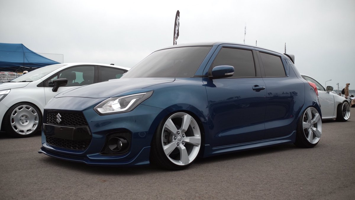 yuki_7630's tweet photo. スタネに合わせてオールペンしました
silent blue × cosmic blue 
リアフェンダー15mmワイド化

📸@DY5w_625 
#zc33s
＃オールペン
#stancenation愛知 https://t.co/Yzv1GxPqjw