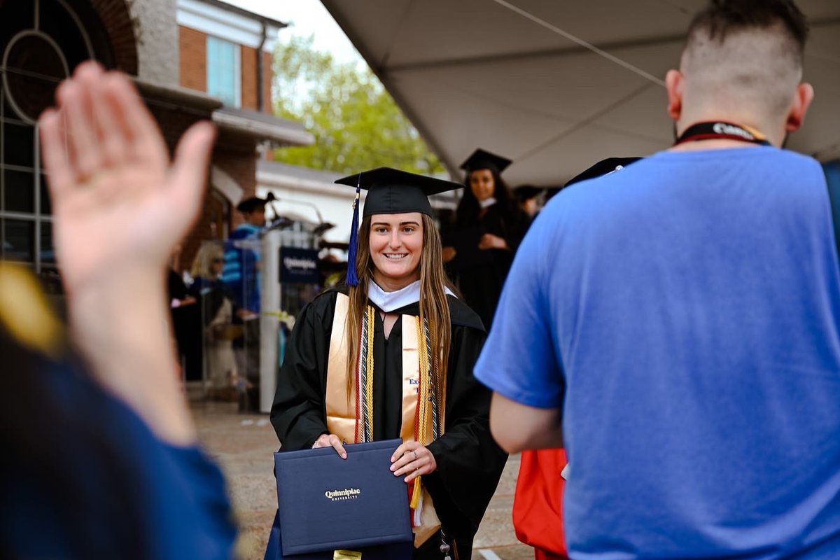 QUSchoolofComm's tweet photo. Congrats to all of the School of Communications undergrad and graduate students that received their bachelor’s and master’s degrees this weekend! Can’t wait to see what they will do next!

#commencement #undergraduate #graduate #quschoolofcommunications #qu2022 https://t.co/BHa8XOXYSG