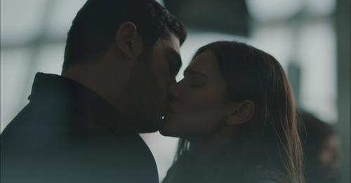 Maraşlı'nın Mahur'a bakışı... 😍
"Ben sana aşık oldum bayan!"

atv.link/sxzlyy

#Maraşlı