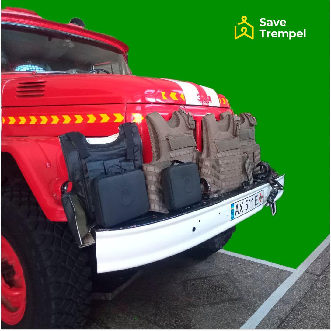 SaveTrempel's tweet photo. We regularly support firefighters with anti-fragmentation vests, walkie-talkies and armor-piercing vests for sappers. Thanks for your work guys! #SaveTrempel https://t.co/RqUgGt55yL