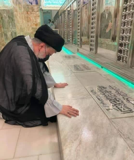 قم من جراحك قد صبرت طويلاً 
 مـا عــــاد صبرك يا عراق جميلاً.