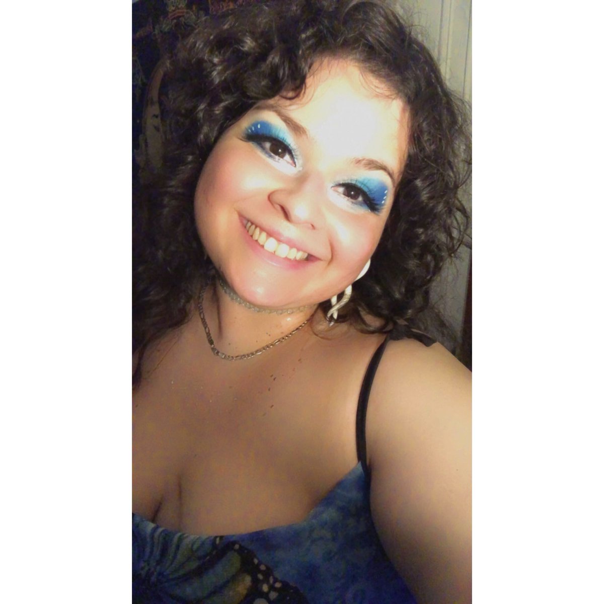 VivRetrOtastiC's tweet image. Yesterdays look 💙 #twitchaffiliate #twitchtv #finallook #grwmstream #bluedream