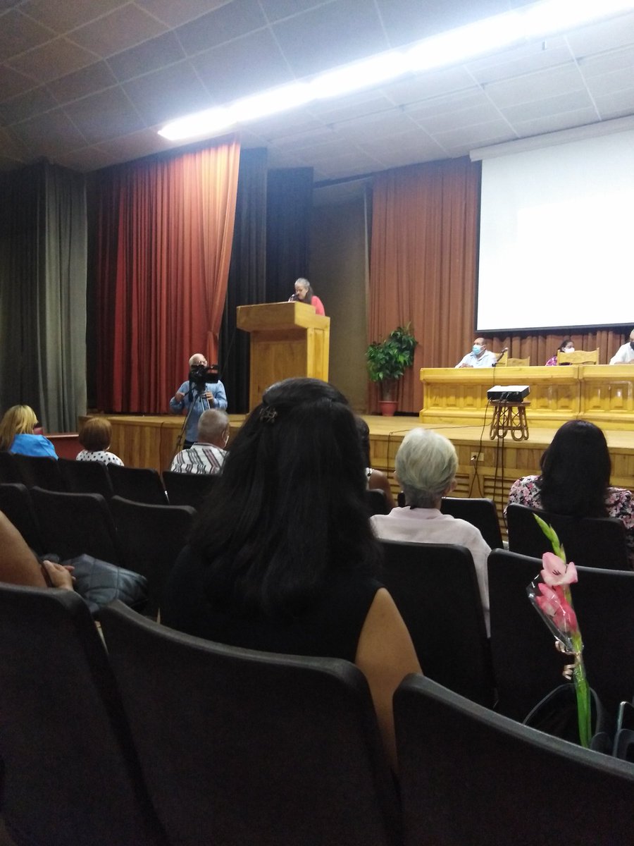 ZunildaParra's tweet photo. Comienza e en la Escuela Superior de Cuadros del Estado y del Gobierno, la I Edición del Diplomado en Administración Pública y Empresarial. Participa en representación del #MITRANS, la Directora General del #Cimab y el Director General de #RUN
@MitransCuba
@GemarOsde https://t.co/uofC6uo38d