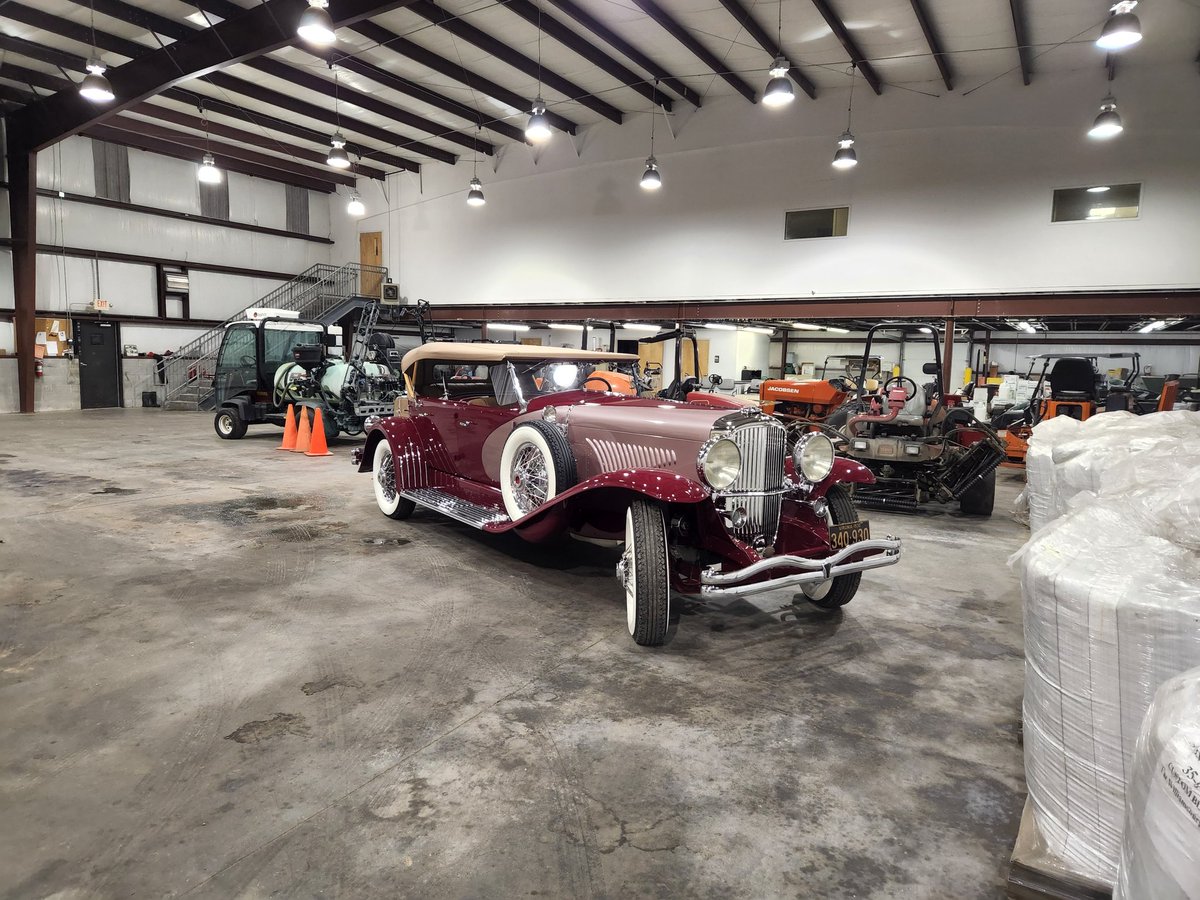 jeffwcc1_jeff's tweet image. Pretty neat to have a 1930 Dusenburg beside our equipment.
