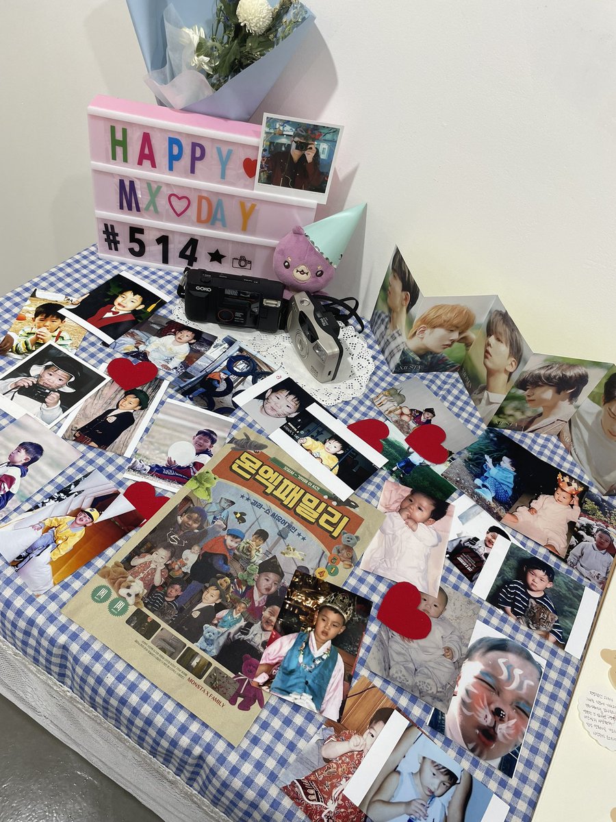 everydaybebe's tweet photo. 4. 몬엑패밀리
애기때 사진으로 꾸며진 거 자체 부터가 너무 좋았구 들어갔는데 데뷔부터 지금까지 사진 다있다? 이건 그냥 감동백배ㅜㅜㅜㅜ사진 하나하나 보는데 내가 다 뭉클함 내가 몬엑 키운줄ㅜㅜ 특전도 너무 맘에들어❤️
#우리_늘그랬듯_함께하자 https://t.co/OnJyvwOuKO
