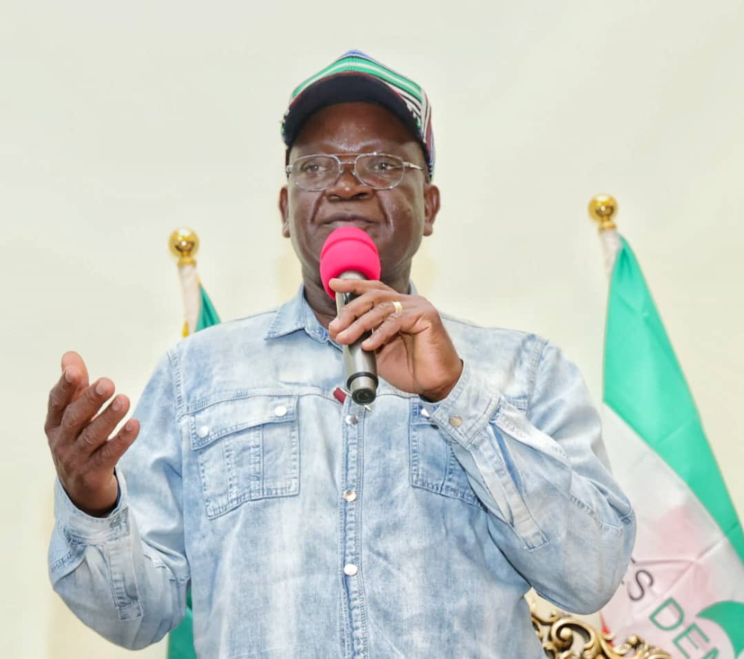 BemOrtese's tweet photo. The @OfficialPDPNig  will take Nigeria out of socioeconomic pains experienced under the Apc led Federal Government by presenting a credible candidate. @GovSamuelOrtom  stated this while receiving Bukola Saraki at the Benue Peoples house makurdi,Benue State. #macoroni #banty #cudd https://t.co/ibmsc8wug7