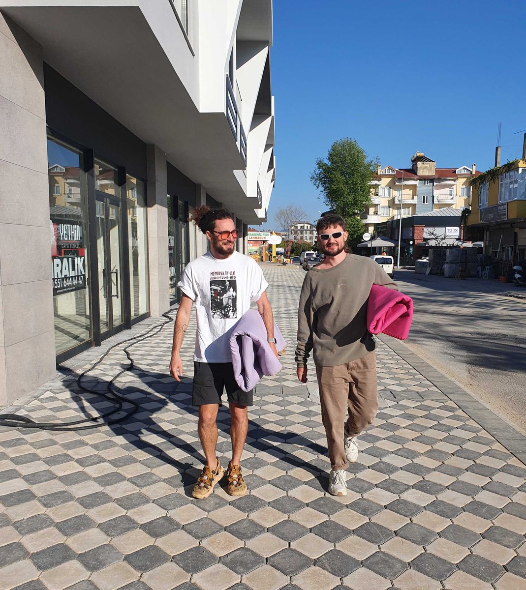 DonutPunks's tweet photo. Walking tall from the beach back to the office to make a new #update and new #skins for you. π
Survivor ββ#EyeOfTheTigerβ is playing. π
π΅
@ITJobPro @TheGDWC
#DonutPunks #donutlabinc #donutlab #gamedevlife #officevibes #typicalIT https://t.co/dnlRfthP0v
