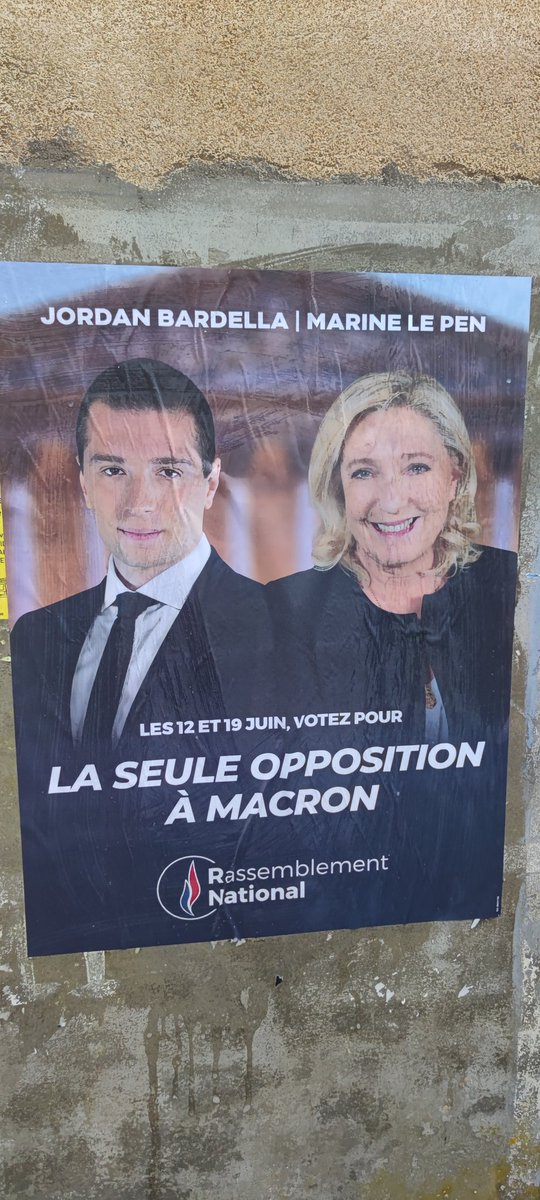 TouletJrme1's tweet photo. Un peu de militantisme par ce bel après midi ensoleillé☀️ collage, boitage à #Chouppes circonscription 4 de la #Vienne (86) où @MLP_officiel à obtenu 59,31% à l'élection présidentielle 🇨🇵
#electionslegislatives2022 #MarineLePen https://t.co/7CkbpQF904
