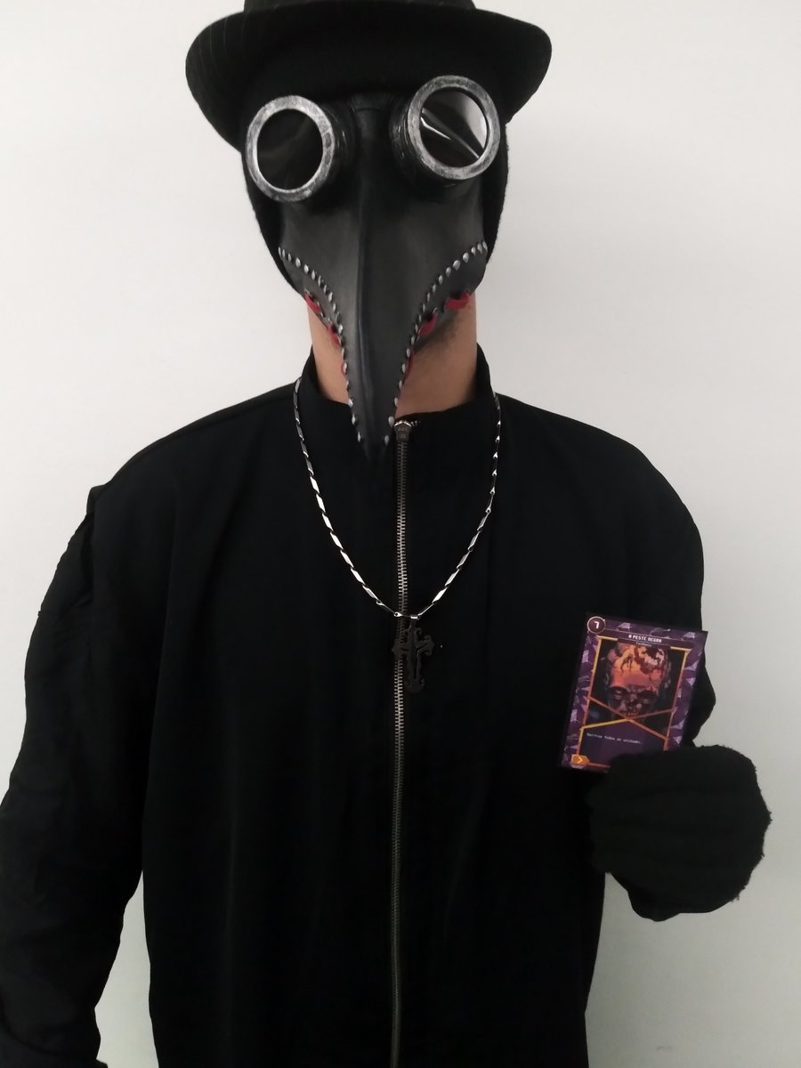 CardEntropia's tweet photo. Plague doctor e sua carta favorita, a peste negra no @animenikity. #pixelart #cardgame https://t.co/61ynQm19Vh