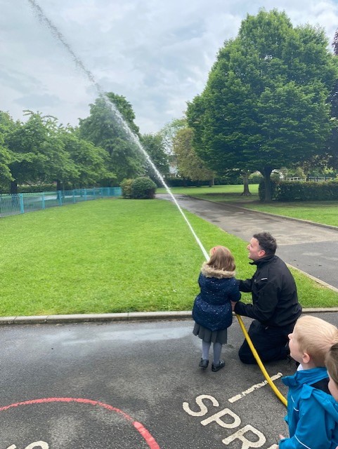 AcademyWalton's tweet photo. A HUGE thank you to White Watch at @WYFRS for a wonderful visit this afternoon ๐จ๐ปโ๐๐ The Butterflies were so excited to share all they had learnt about the role and find out even more! We even got to have a go at using the hose ๐๐ #WPAEYFS https://t.co/s9kk7w2uoF