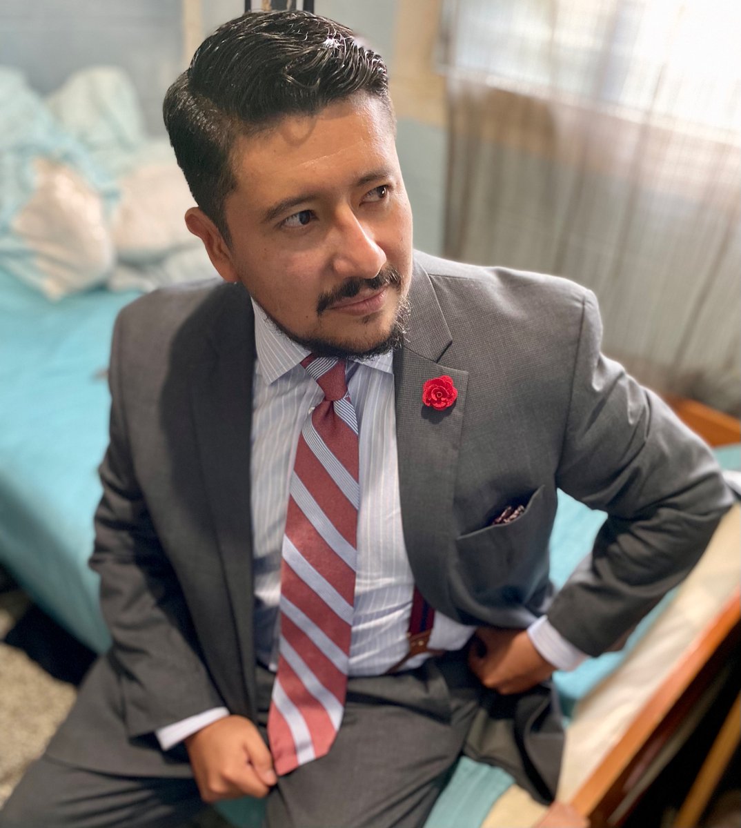 josecharo's tweet photo. Amanecí space man.. y siento el día va slomo .. #Eurovision #gentlemans #dapperlydone #suit #suits #sprezzatura #suitsformen #suitedman #suitedmen #suitlovers #suiting #corbatasdeseda #trajeado #manwithstyle #suitandtieguy #menformal https://t.co/ZxKQjoy9a3