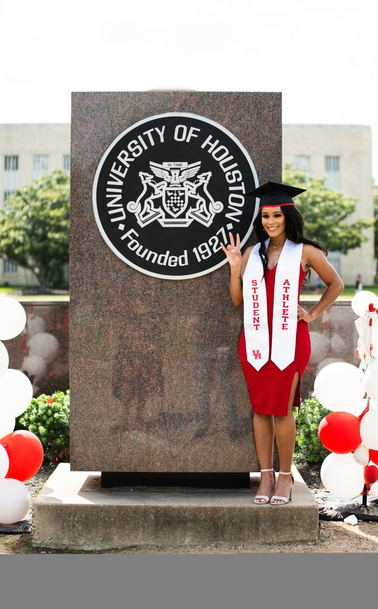 UHCougarVB's tweet photo. 𝐆𝐑𝐀𝐃𝐔𝐀𝐓𝐄𝐒! We are so proud of each of our Cougar grads!

#UHGrad X #BeSomeone https://t.co/oQuR9PRdlN