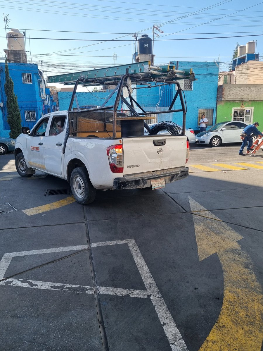 OscarFNavaP's tweet photo. Les pido su apoyo para llegar a los altos ejecutivos de Grupo Carso, y a las autoridades correspondientes, para que se finque responsabilidad por maltrato animal al sujeto al mando de esta unidad placas LC-20-583 por atropellar conscientemente a un perro. @grupocarsohelu @PAOTmx https://t.co/w34PfA0PQb