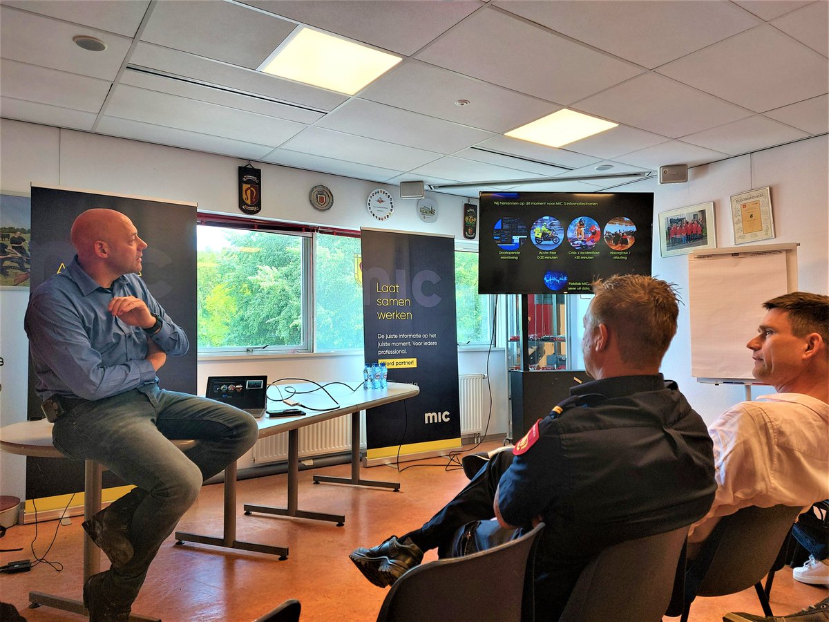 micnlnl's tweet photo. Samen Leren van Incidenten een Must? Natuurlijk! Daarom kwamen we afgelopen donderdag en vrijdag bijeen op kazerne Vlaardingen om kennis en ervaringen uit te wisselen. MIC dankt organisatie @Vr_RR en deelnemers voor de inspirerende sessies!
#incidentbestrijding #leren #samenslim https://t.co/pMGXocNAEN