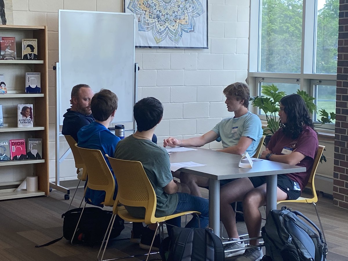 WHS Library tweet media