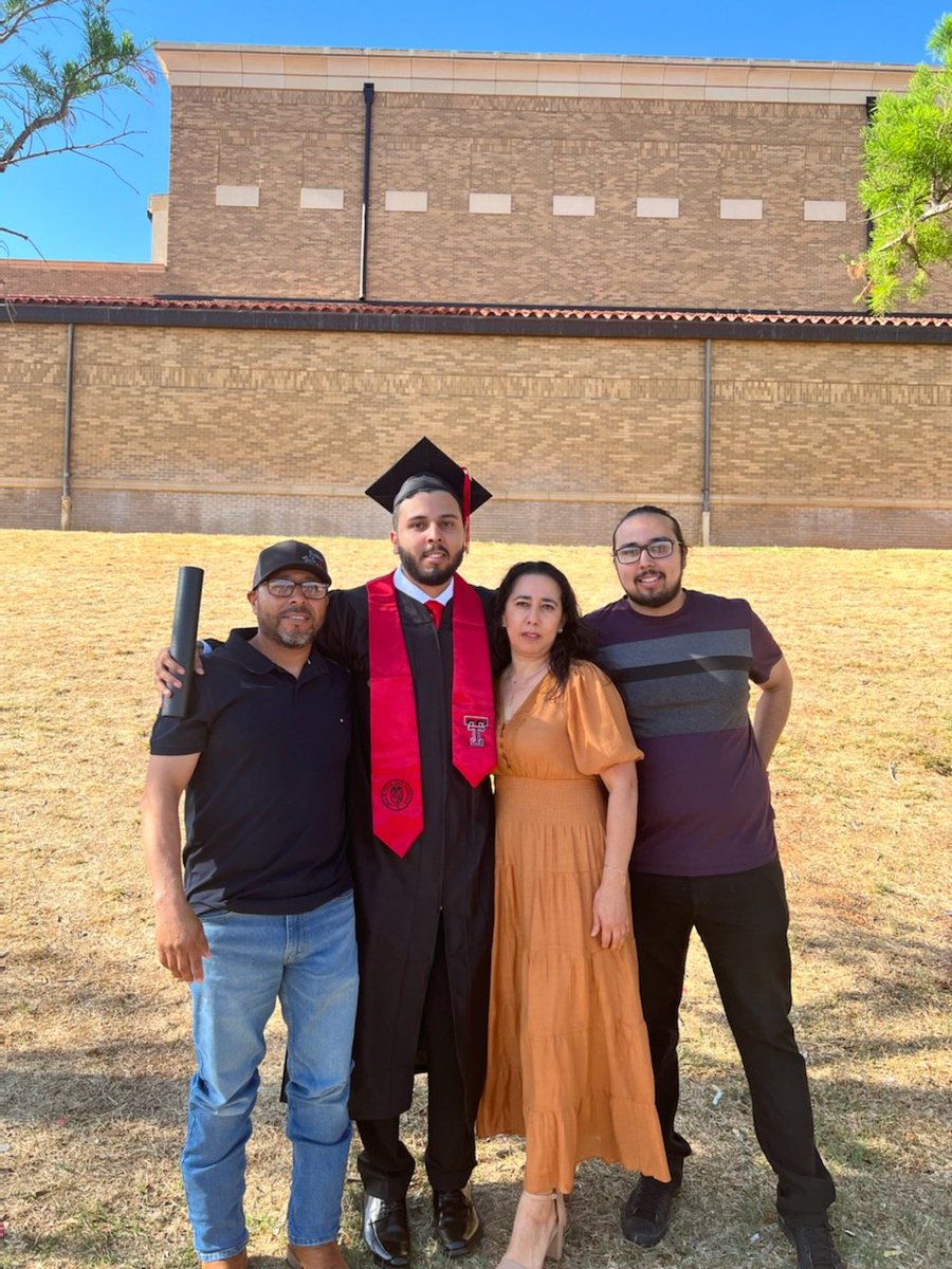 ivan__campos's tweet photo. When you come to the realization that you never succeed entirely on your own and that the impact of others is the reason you are where you are, then you have truly succeeded. 

GG Lubbock https://t.co/CbLNDiGHNc