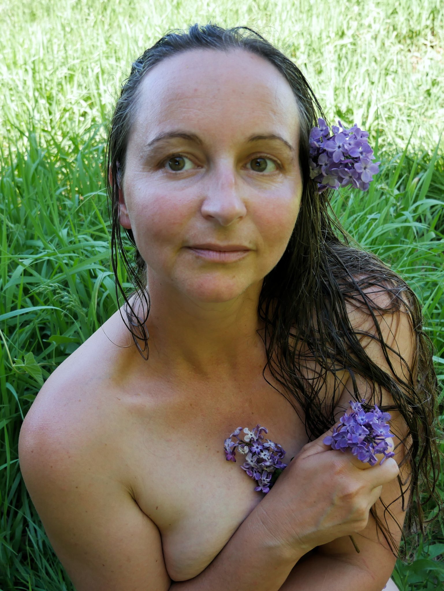 Enjoying the lilacs for ManyVids May Flowers contest. It may be wholesome and SFW, but the rest of our catalog definitely isn't! Take a peek. #MVContest @manyvids https://t.co/hQY3Auw1q6 https://t.co/qIopfX2doc