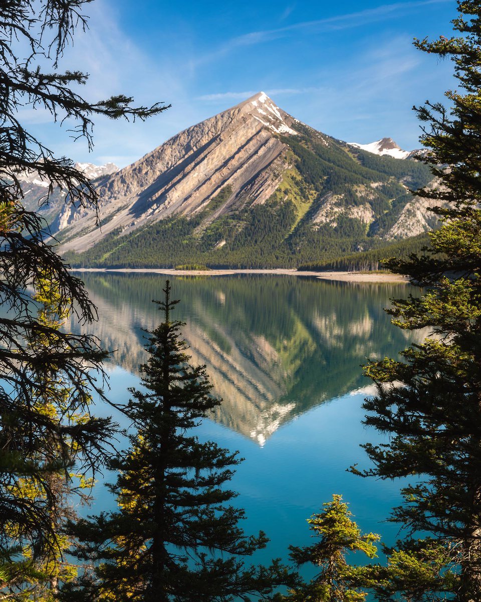 Spring vistas in beautiful K-Country. 😍 

Come join us to see the beauty for yourself: bit.ly/35riZzi 

📸 IG: jaoliva | #ExploreCanmore #ExploreKananaskis