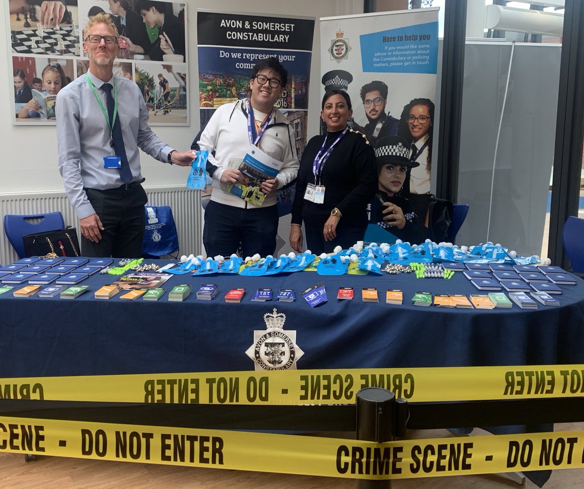 ASPoliceBPA's tweet photo. @ASPolice BPA executive team supported by BPA volunteers and local Bridgwater neighbourhood policing team working Police Pop at @Chilton_Trinity school Bridgwater this afternoon, great engagement with students, tour of Police HQ next WTS …. https://t.co/65DwyVnUGQ
