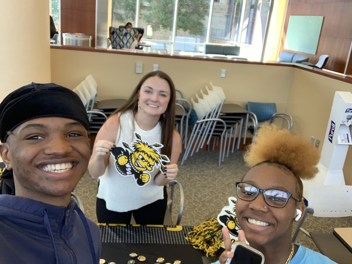 We’re having a great time at <a href="/TCCollege/">TarrantCountyCollege</a> Trinity River Campus for the <a href="/TABSFortWorth/">T.A.B.S.</a> college fair! I’ll be here from 10a-12p. Come stop by and see me!! #TexasShockers 🖤💛