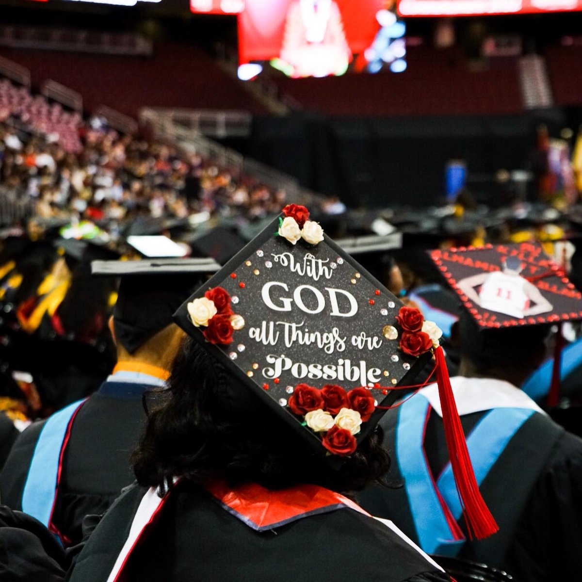 RutgersU's tweet photo. Nobody fills stadiums to celebrate our graduates like we do! Join us as we celebrate our newest graduates over at @Rutgers_Newark ❤️✨

#RUClassOf2022 🎓 https://t.co/a31P0utqaK