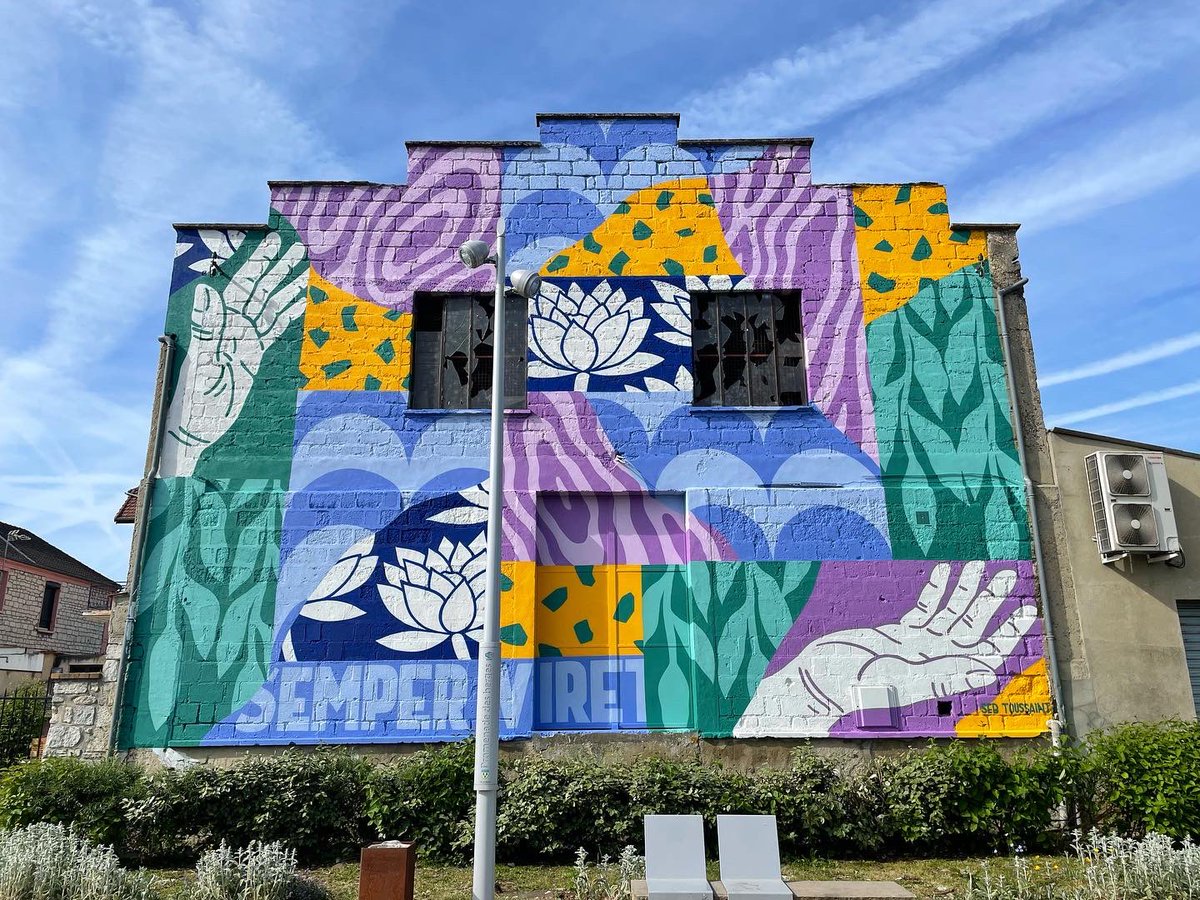 Just completed this mural for “Courant d’Art” festival in Vernon, Normandy. The theme is Nature within cities and our role as humans. The patterns are inspired by elements found in town :the river, weeping willows, Vernon stone, water lilies, and wood.
<a href="/VilledeVernon/">Ville de Vernon</a>
