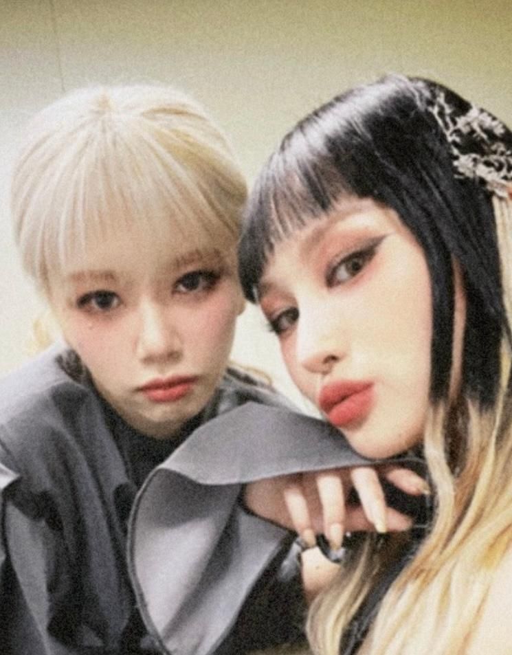 ggumchaser's tweet photo. Siyeon Weverse update 🐺🐰

"My cute unnie💙
Happy, happy birthday
I'll forever say 'cute!!' to you"

Comment:
🐰: Okay haha❤️ I love you~~❤️ https://t.co/pID36nPcSb