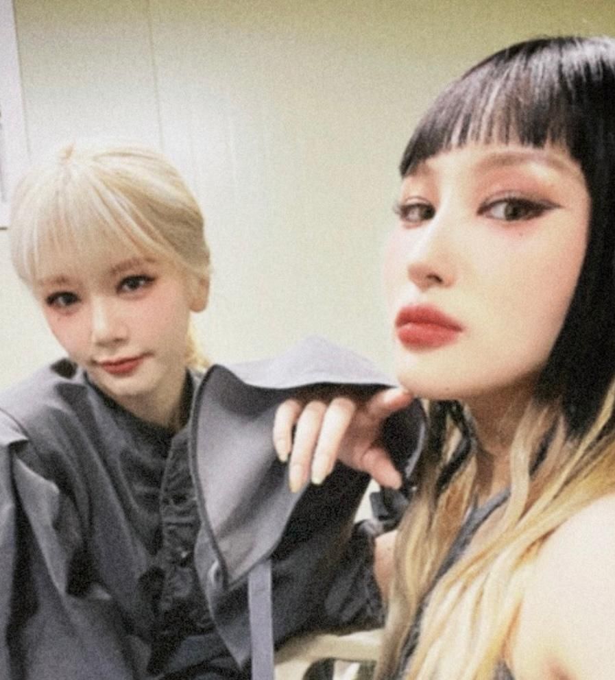 ggumchaser's tweet photo. Siyeon Weverse update 🐺🐰

"My cute unnie💙
Happy, happy birthday
I'll forever say 'cute!!' to you"

Comment:
🐰: Okay haha❤️ I love you~~❤️ https://t.co/pID36nPcSb