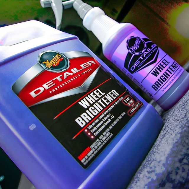 Meguiars's tweet photo. Brake dust & grime are no match for D140 Wheel Brightener on clear-coated & factory-painted wheels! Plus, it’s concentrated, so it’s more cost-effective for professional detailers and enthusiasts alike!
#meguiars #prodetailer #prowheelcleaner https://t.co/joS0QGT6Rz