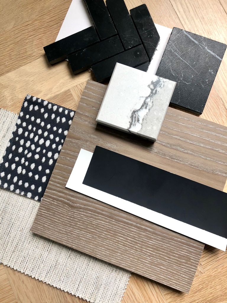 designchickee's tweet image. A simple black and white interior is never simple. In fact, it needs texture and subtlety for a sophisticated touch. Natural materials like oak floors and black marble herringbone tile are only the beginning. 
#interiordesign #designlove #designsamples