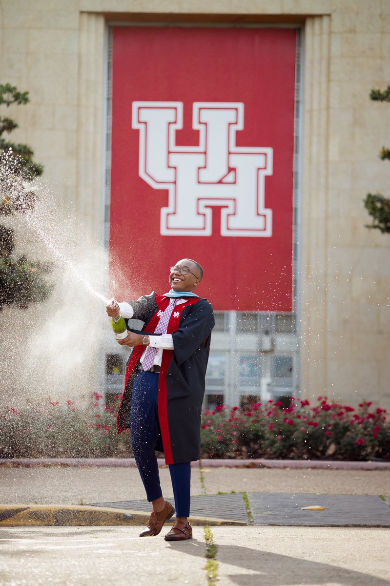 thomasmarshal26's tweet image. From Houston, with love.✌🏾@UHouston 

What a 2 years it’s been. Thankful to have officially #masteredit. Here’s to a break from my K-18 career😂 and taking time to enjoy the moment❤️ #BlackGrad