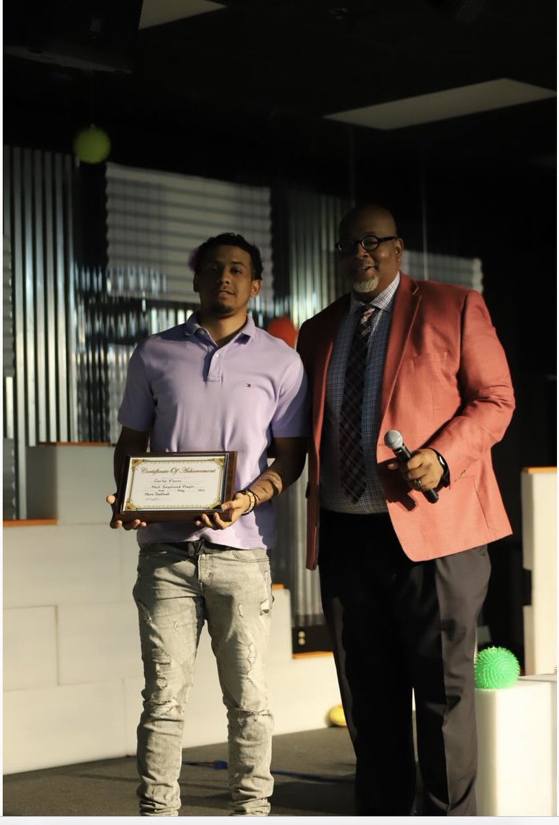 NAU_mensbb's tweet photo. Congratulations to Carlos Flores!
He has been a NAU Bball player for the last 3 years and is set to Graduate with his BA in Interdisciplinary Studies (Education) this Saturday 5/21/22

He also was voted Most Improved Player for 2022 earning the starting PG role. https://t.co/CFqOrpsFlJ