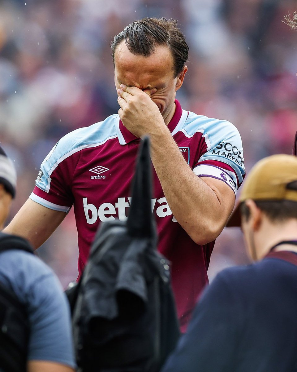 mercatosphera's tweet photo. El mediocentro inglés Mark Noble (35) anuncia su retirada a final de temporada. 

Llegó al @WestHam con 13 años, y salvo dos cortas cesiones en @IpswichTown y @HullCity, disputó toda su carrera profesional con los Hammers. https://t.co/57f92XTlRO