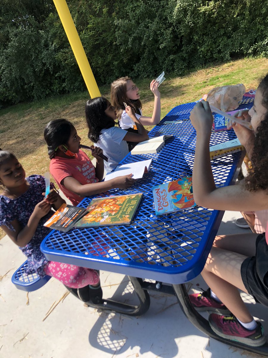 MrsCarleyMoore's tweet photo. We put the new outdoor classroom to use today! Freeze pops paired with our favorite books! It doesn’t get much better than this! ☀️📚 https://t.co/jl4qdfpUoE