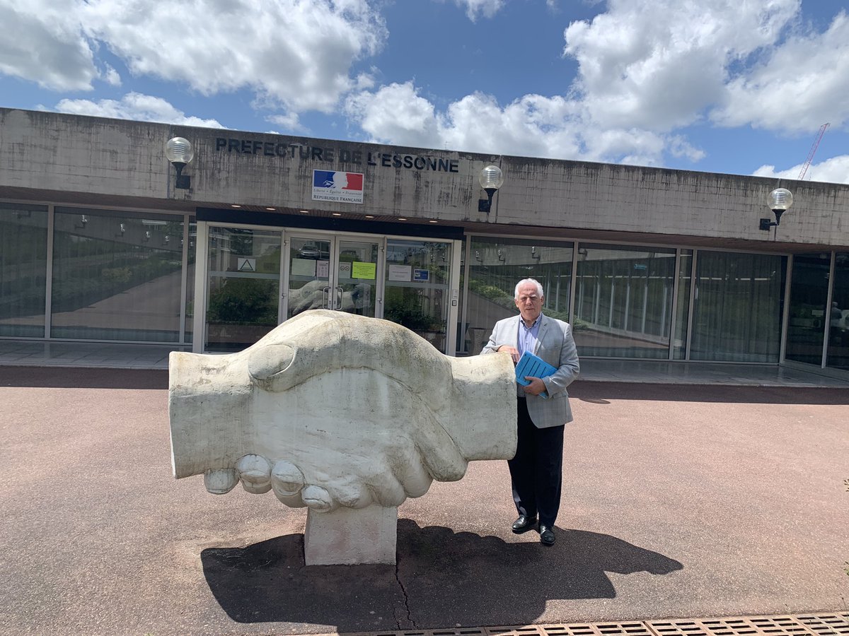 #legislatives2022 Dépôt officiel de ma candidature, avec comme suppléant le maire de @Ville_Verrieres <a href="/FgTrebulle/">FGTrébulle</a>, en Préfecture ce jour. #CaCestFait