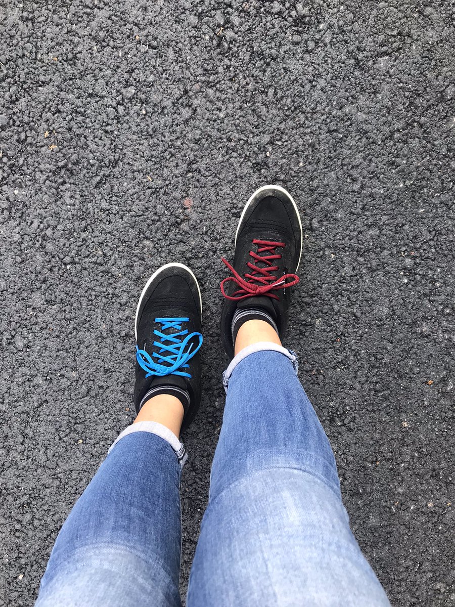 Ayakkabılarımızın bağcıkları bile sizden daha değerli! @12numaraorg #fenerbahçe