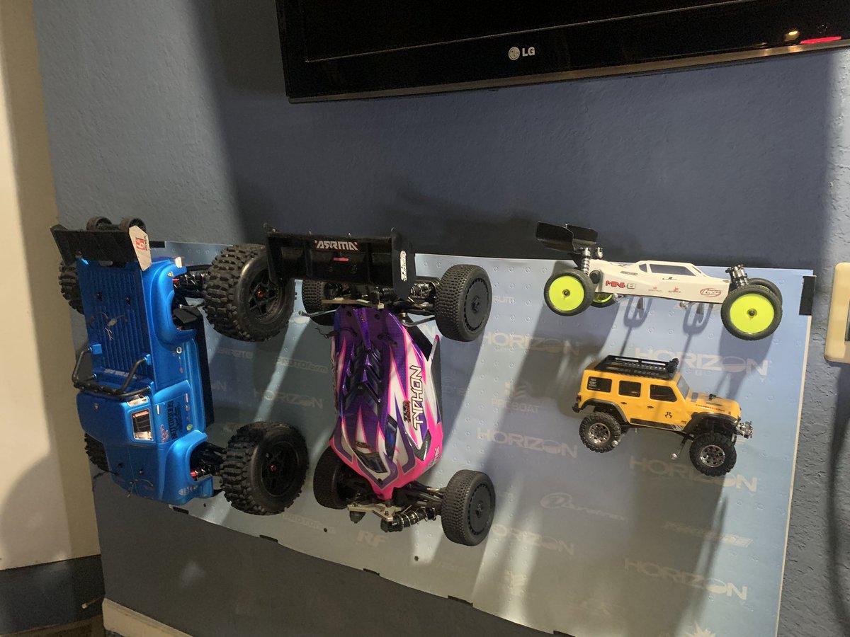 joe0779's tweet photo. @Horizon_Hobby just installed  my new horizon peg board I think it’s a great addition to the garage and it would go nice with an arrma banner just saying 😂 https://t.co/dPZbkvuJWh
