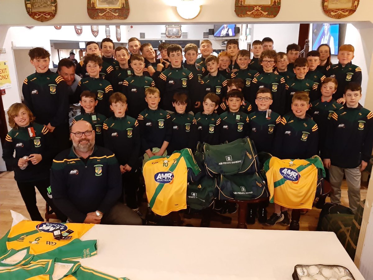 FaughsGAA's tweet photo. Our U13 boys got some new gear recently and was all on show at the Dory Murray tournament on Sunday last. Big thank you to our generous sponsors Aaron Gernon (AMR Electrical) and John Phillips (AIB ) who presented the boys with the new gear recently
#faughsabu https://t.co/UaOIlnKkGy