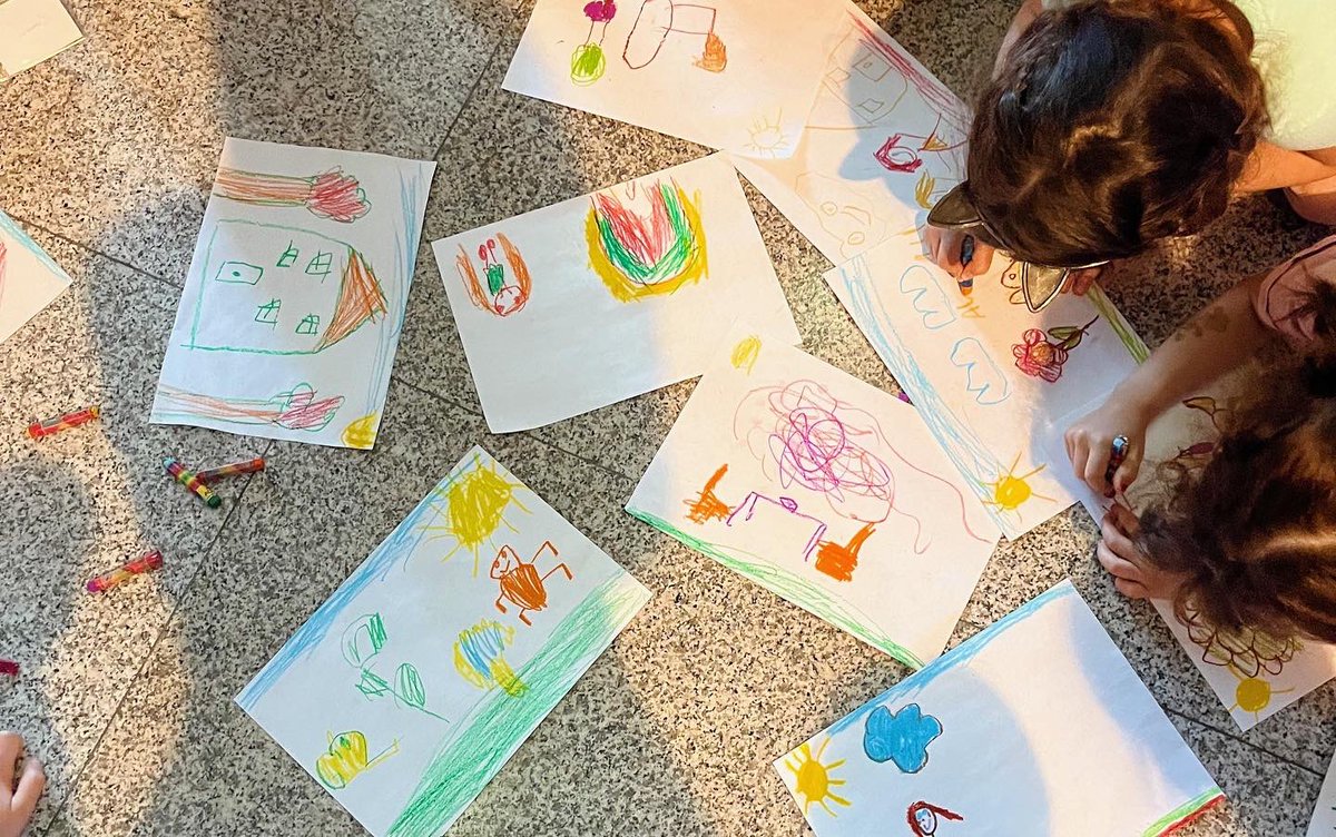 playmonnom's tweet photo. Geçtiğimiz hafta Çocuk ve Gençlik Sanat Bienali’nde çocuklarla buluştuk!☀️ 
Atölye çalışmamızda fiziksel ve dijital ortamlarda birlikte oluşturduğumuz bahçelerde gezinmek çok eğlenceliydi.☁️
Tüm katılımcılarımıza teşekkür ederiz.🌿 https://t.co/KU7Yc58sPc