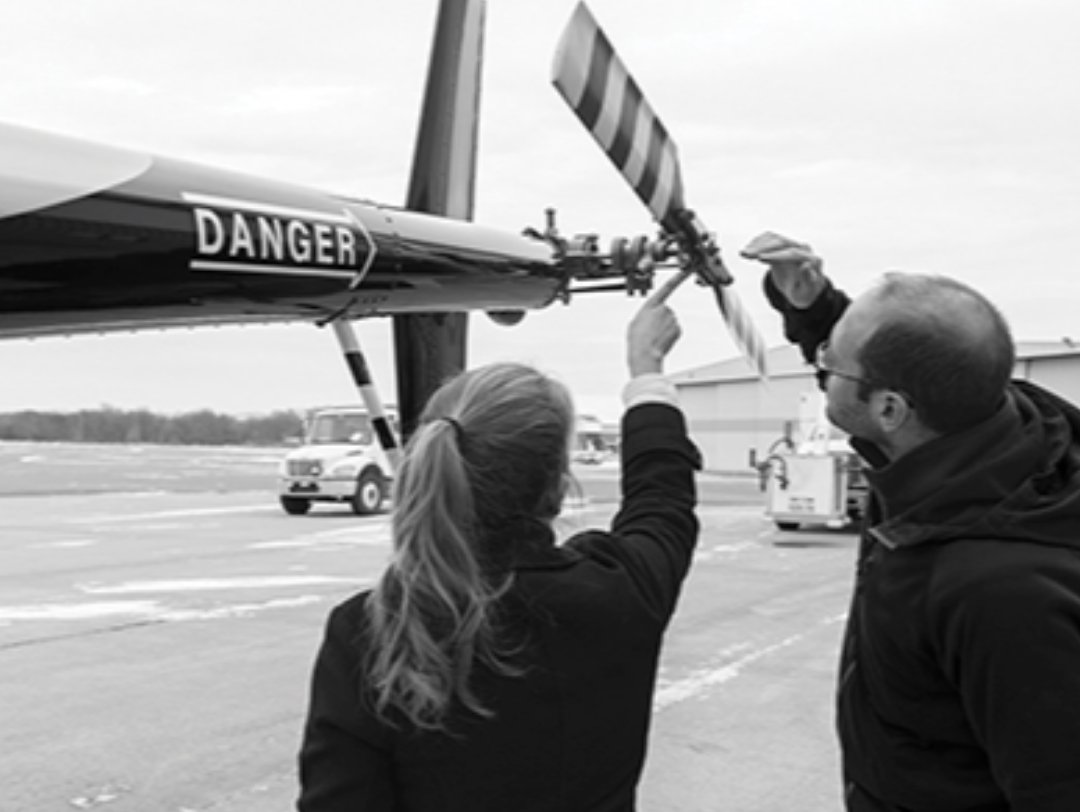 Our online ground school course makes taking the first steps to becoming a helicopter pilot accessible + convenient.

📌 Register online.
📌 Take the course!
📌 Graduate and take your FAA helicopter knowledge exams.

Then, get flying!