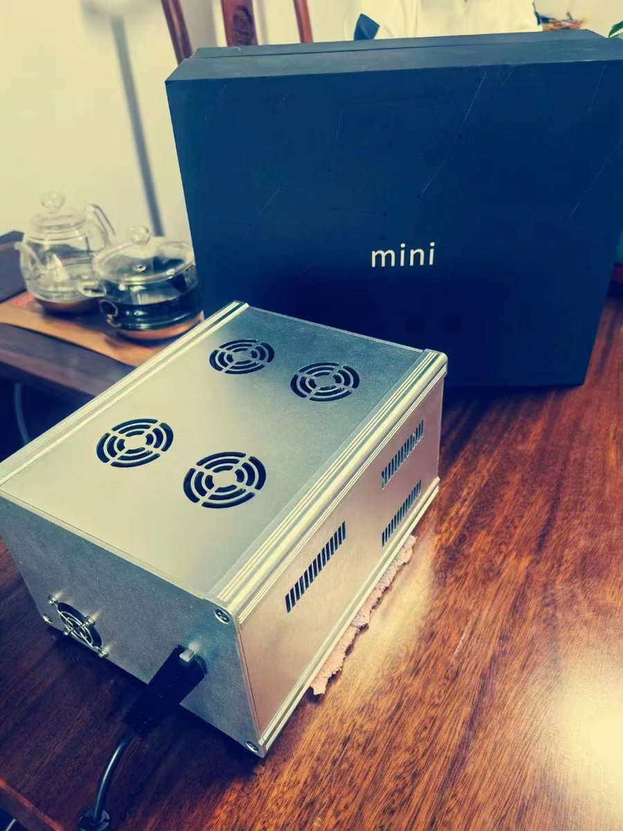 LOYALTECH3's tweet photo. Some miners prefer to buy mini mining machines with a higher power supply ratio such as the YM-200mini and continue to mine in the office and home to further reduce site and labor costs. https://t.co/omCKXSaqVw