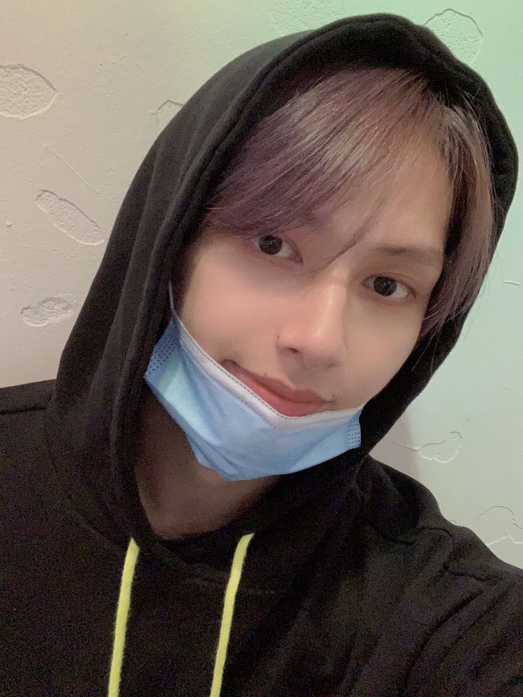 juntropy's tweet photo. good in black

#CSD #CaratSelcaDay #JUNHUI  #SEVENTEEN   #세븐틴   @pledis_17 https://t.co/6pqxCbYHR3