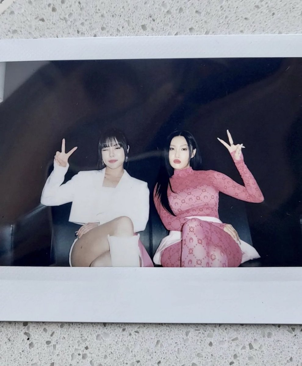 tinywheesa's tweet image. Screaming, crying