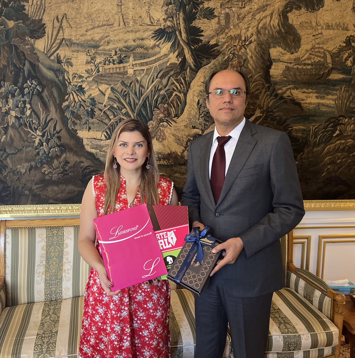 PakinFrance's tweet photo. Ms. Tara Uzra Dawood, President Ladies Fund, Dawood Global Foundation, visited the Embassy and met Cd’A Mr. Amjad Qazi. They discussed developing linkages and collaboration between Pakistani and French fashion industry. https://t.co/jV7IHtEl37