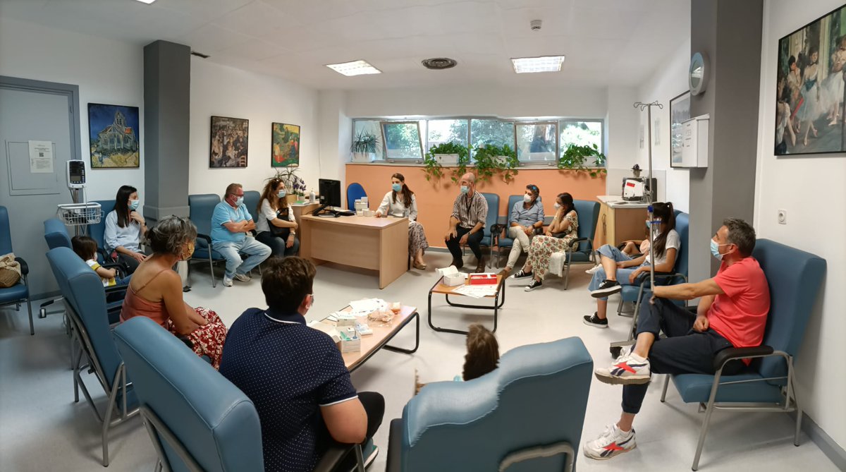 scimbollek's tweet photo. Hoy #diamundialangioedemahereditario, #HAEday. Reunión con familias con hijos con #angioedemahereditario compartiendo experiencias, aprendiendo, convivencia. #CSURangioedema #HUVirgendelRocio https://t.co/KheBKS0O7c