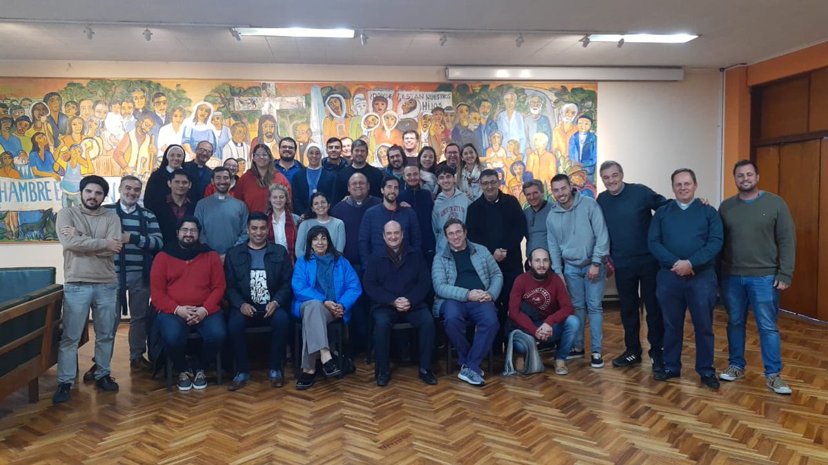 EpiscopadoArg's tweet photo. Del 13 al 15 de mayo se desarrolló, en casa Nazaret de Buenos Aires, el Encuentro de Pastorales Universitarias.
#CEPaU #CEA https://t.co/gcTC57rVgo